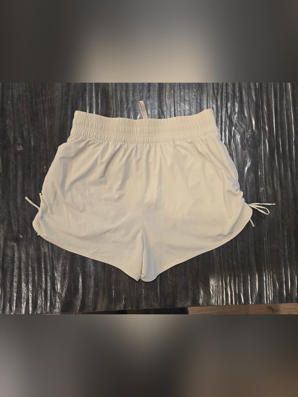 High Rise Weekender Rouched Short - Beige - Picture 2 of 2